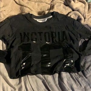 Cropped dark gray long sleeve shirt